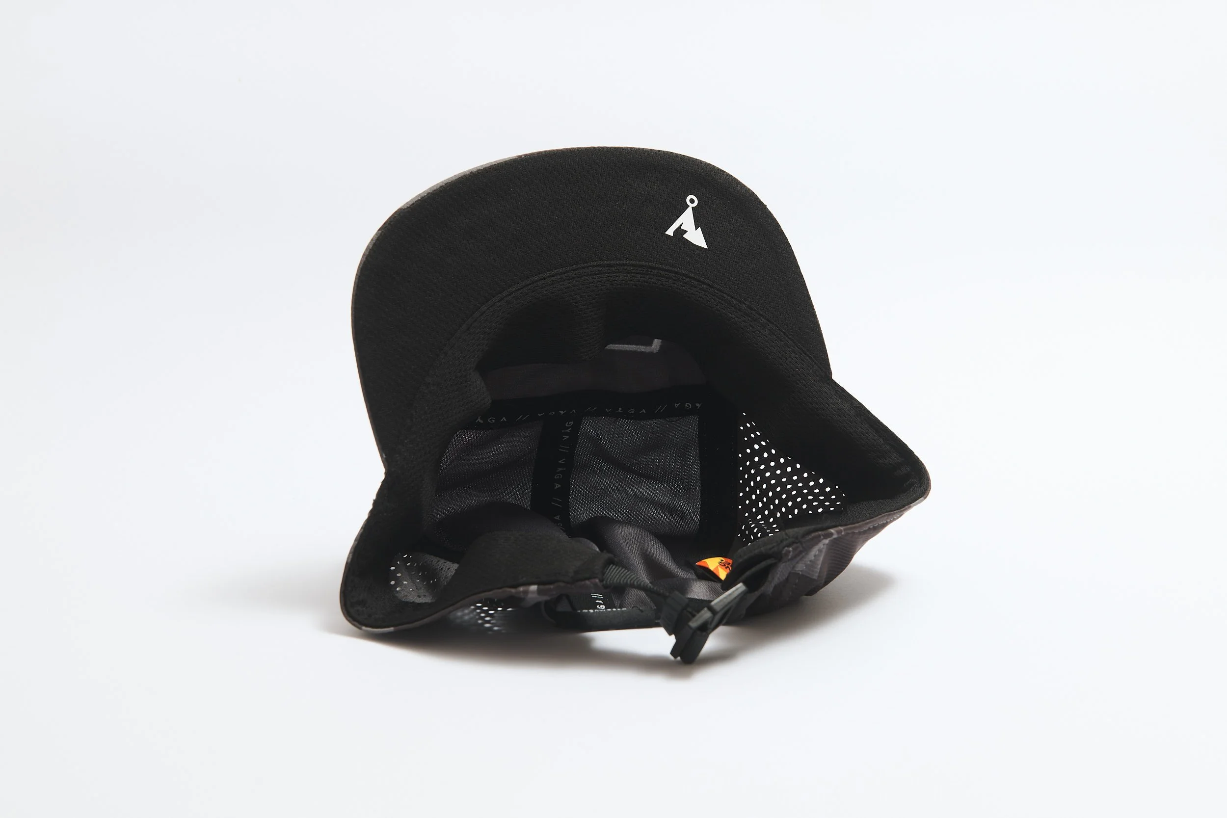 Feather Racing Cap | VÅGA
